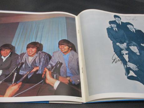2. Beatles With the Japan Tour Apple 1st Press LP OBI DIF RED WAX
